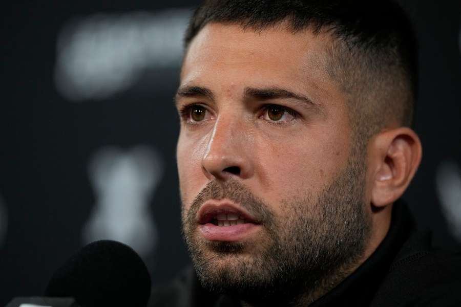 Alba during his press conference