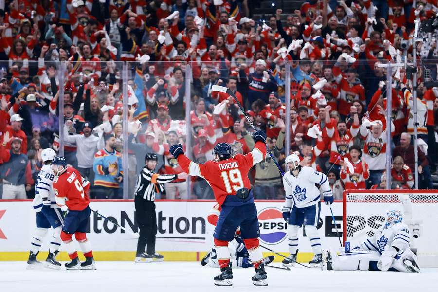 Panthers forward Matthew Tkachuk celebrates Sam Bennett's goal in Game 4 vs. Toronto Maple Leafs (2025 Stanley Cup Playoffs)