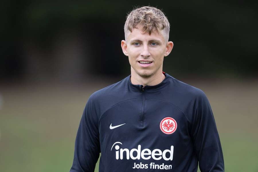 Jesper Lindstrom op de training van Eintracht Frankfurt