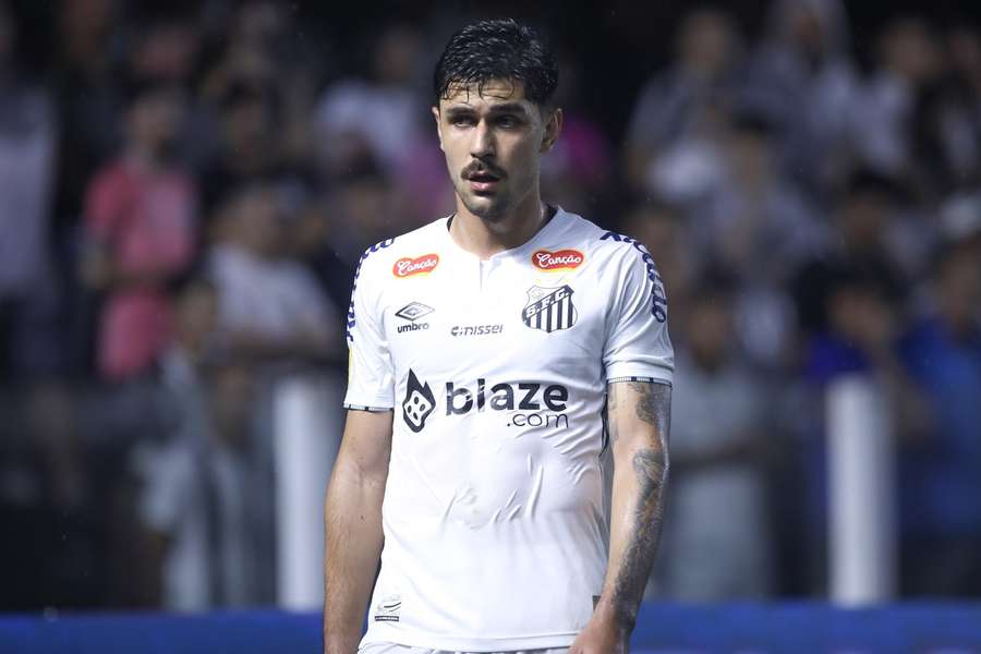 João Basso trocou o Arouca pelo Santos em 2023 João Basso trocou o Arouca pelo Santos em 2023