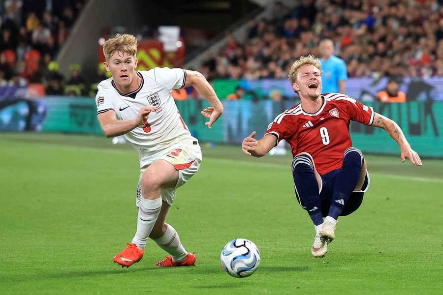 Osudová chvíle Adama Karabce v zápase s Anglií.