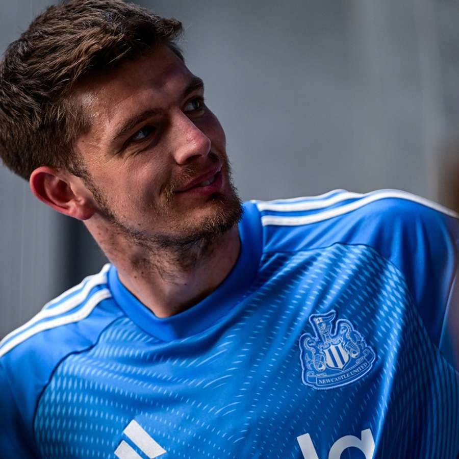 Newcastle goalkeeper kit Newcastle goalkeeper kit