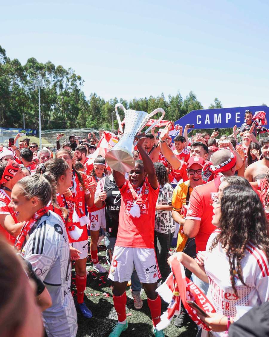 O Benfica conquistou o título português feminino no último fim de semana