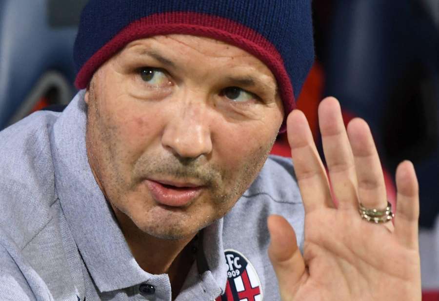 Sinisa Mihajlovic gave Luis Binks his debut in the Serie A for Bologna Sinisa Mihajlovic gave Luis Binks his debut in the Serie A for Bologna