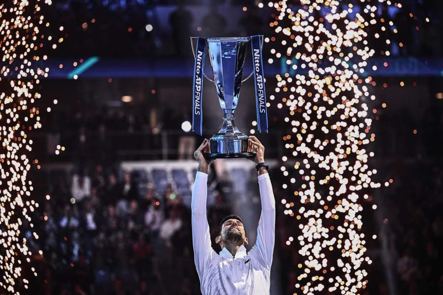 Djokovic lukkede året med en titel: Fik skovlen under Casper Ruud i to sæt