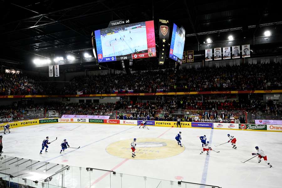 Zimný štadión Pavla Demitru privíta zápasy svetového šampionátu.