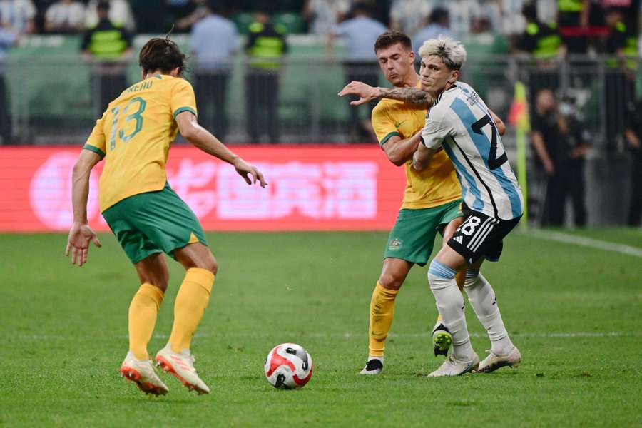 Garnacho começa a ganhar mais espaço na Argentina