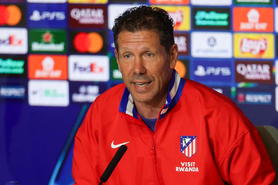 Simeone atiende a la prensa