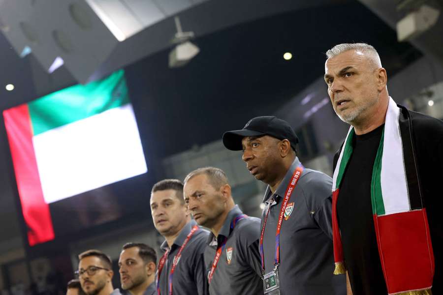 Cosmin Olăroiu este selecționerul Emiratelor Arabe Unite Cosmin Olăroiu este selecționerul Emiratelor Arabe Unite