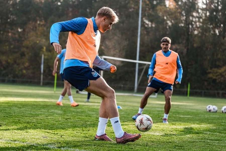 Froholdt e William Gomes no treino do FC Porto em Huis Ter Heide Froholdt e William Gomes no treino do FC Porto em Huis Ter Heide