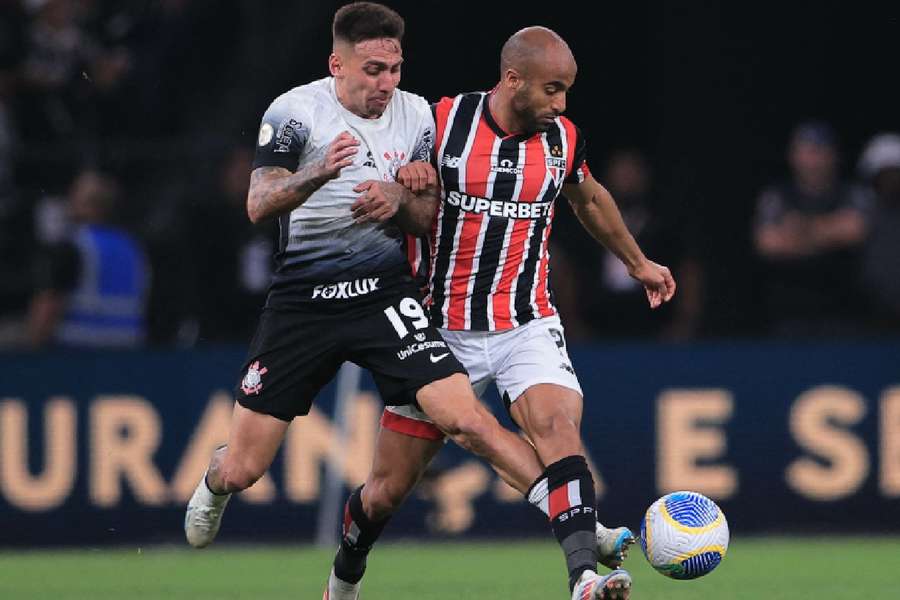 Lucas Moura abriu o placar na Neo Química Arena, mas o jogo ficou empatado