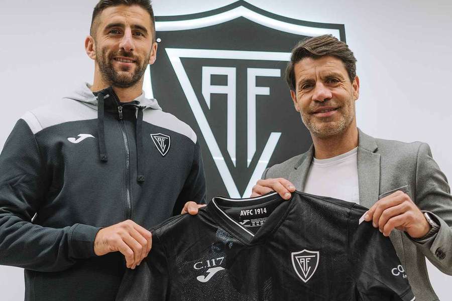 Luís Silva apresentado no Académico de Viseu