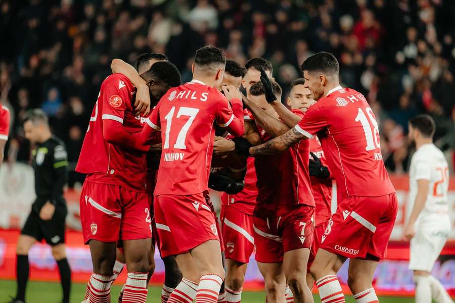 Dinamovistii sărbătoresc un gol contra lui Hermannstadt