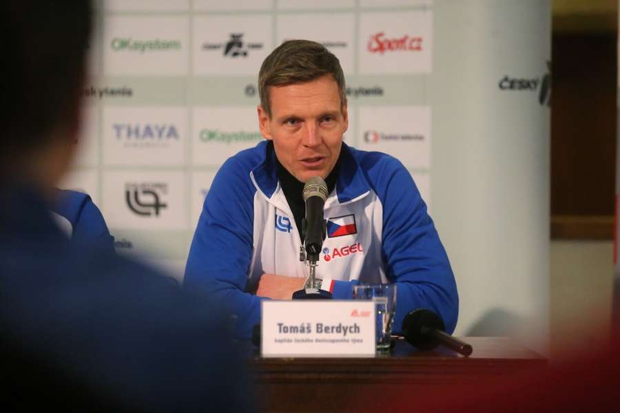 Kapitán Tomáš Berdych na tiskové konferenci.