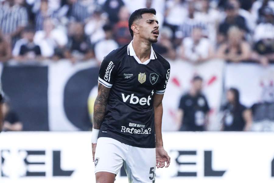 David Ricardo chegou ao Botafogo em janeiro do ano passado