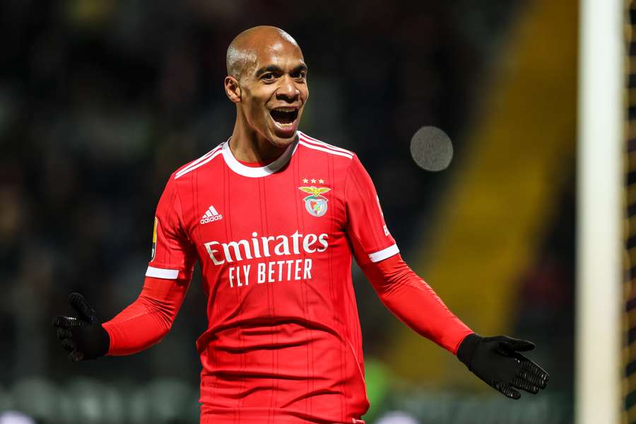 João Mário fez o 2-0 do Benfica, diante do Paços de Ferreira, aos 11 minutos