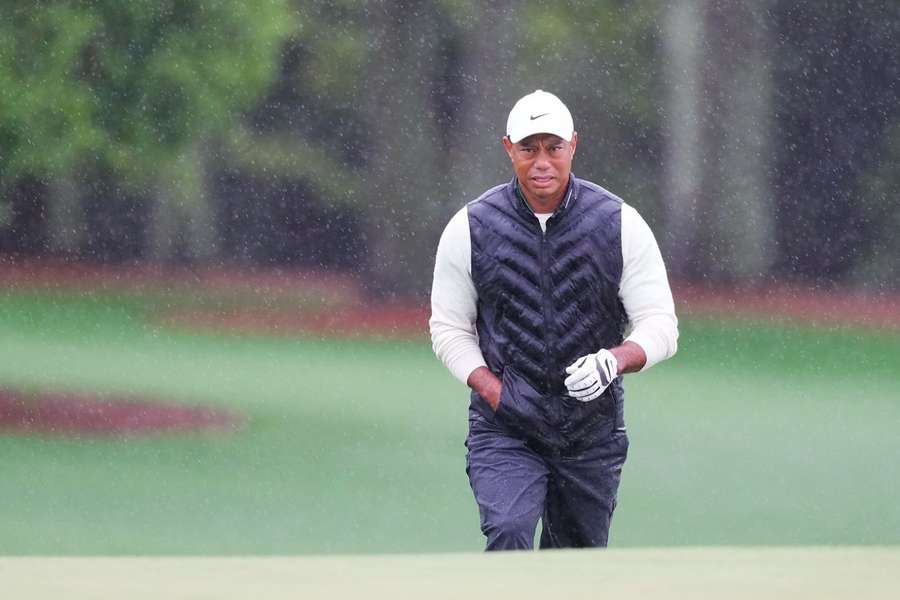 Tiger Woods trekt zich halverwege de derde ronde terug van de Masters