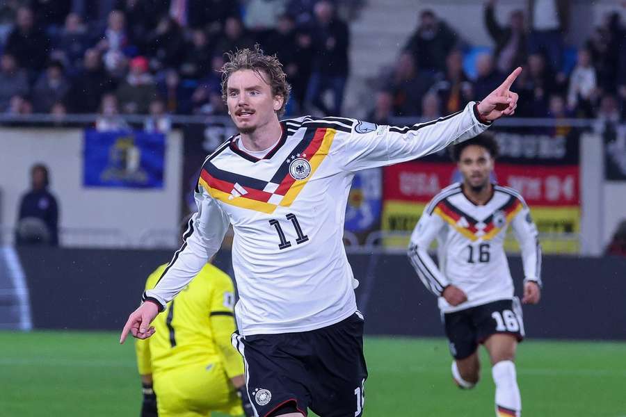 Nick Woltemade celebrates