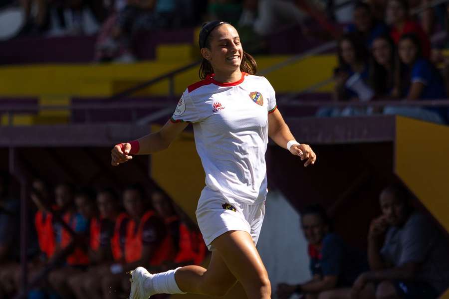 Gabi Gonçalves cumpre primeira época no Damaiense Gabi Gonçalves cumpre primeira época no Damaiense