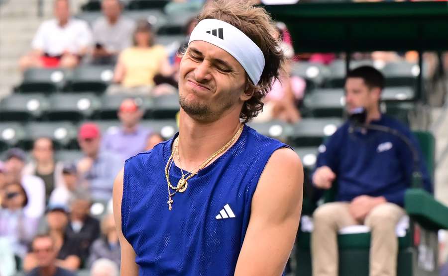 Alexander Zverev reacts after losing a point