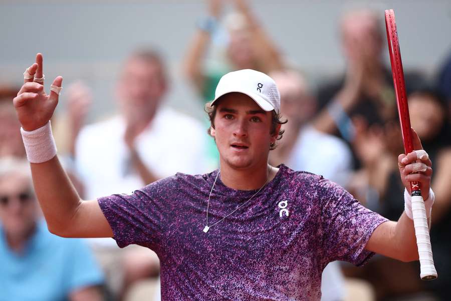 João Fonseca ha ottenuto la vittoria più impressionante della sua carriera fino ad ora João Fonseca ha ottenuto la vittoria più impressionante della sua carriera fino ad ora