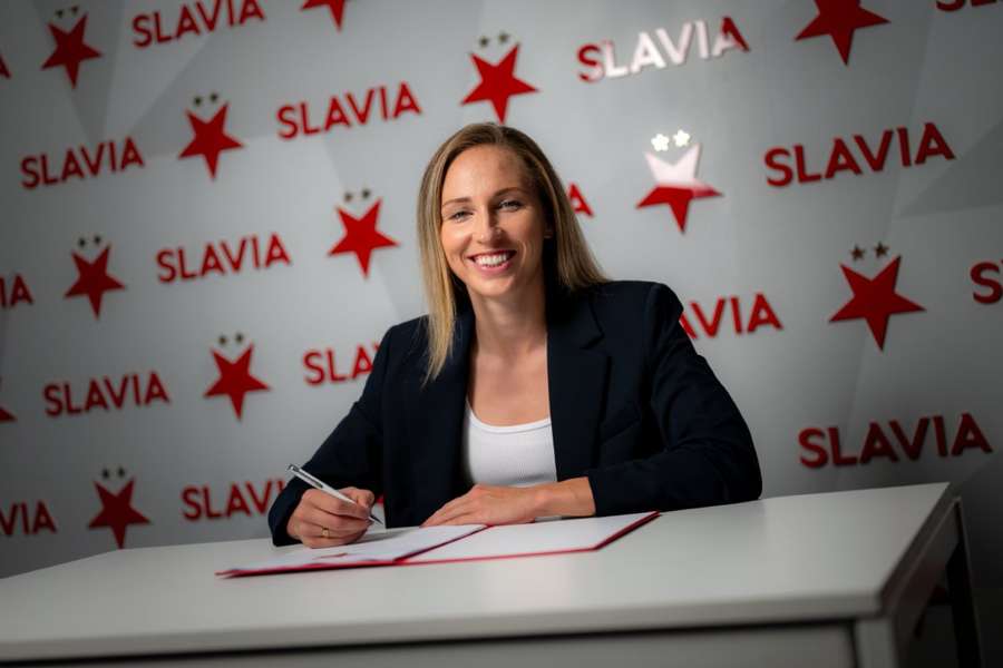 Votíková se Slavií podepsala smlouvu do roku 2027.