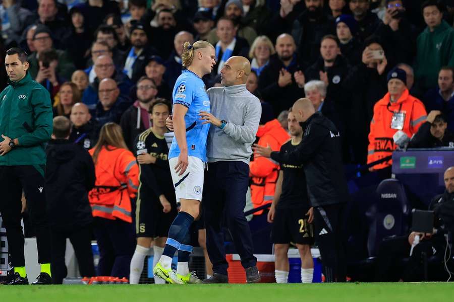 Pep Guardiola i Erling Haaland w meczu City ze Spartą.