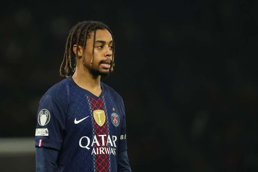 Former Arsenal star says Barcola should dodge move to "sick and recovering" Liverpool Former Arsenal star says Barcola should dodge move to "sick and recovering" Liverpool