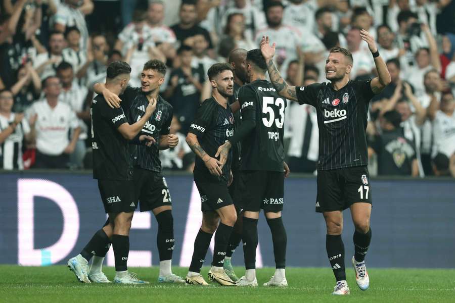 Besiktas viert de 3-1 tegen FC Lugano