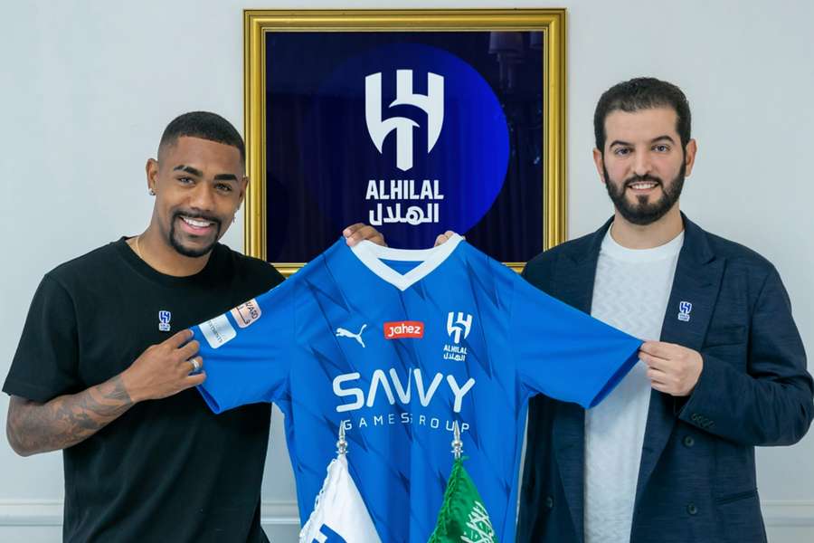 Malcom recebeu camisa do Al-Hilal