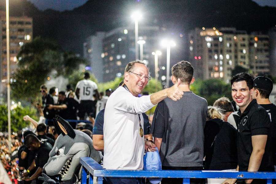 Empresário é só alegria com o título da Libertadores Empresário é só alegria com o título da Libertadores