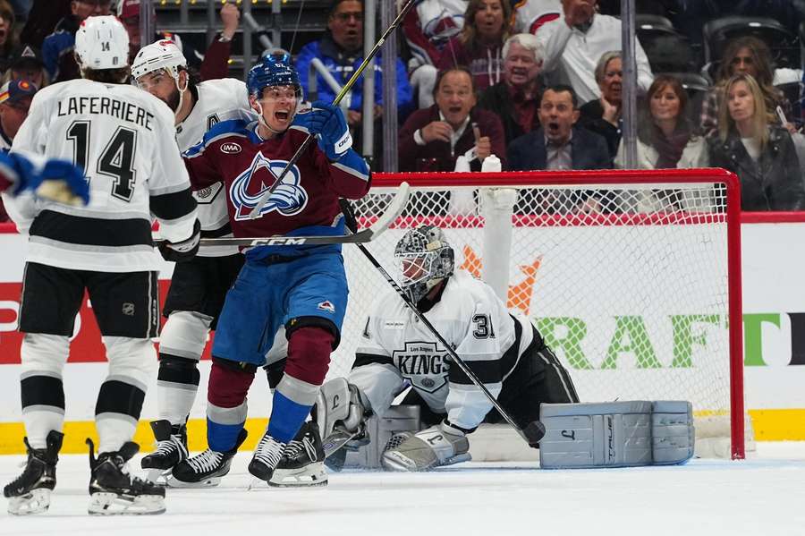 Avalanche Artturi Lehkonen celebrates goal in Game 1 of 2026 Stanley Cup Playoffs 