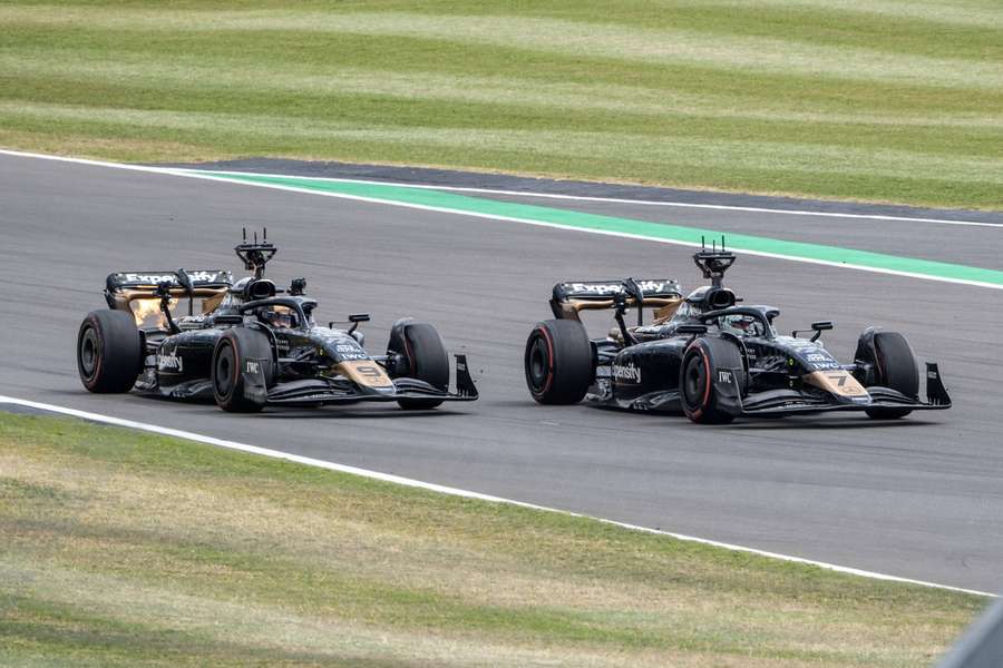 Brad Pitt is voor de eerste keer deze week gespot op Silverstone