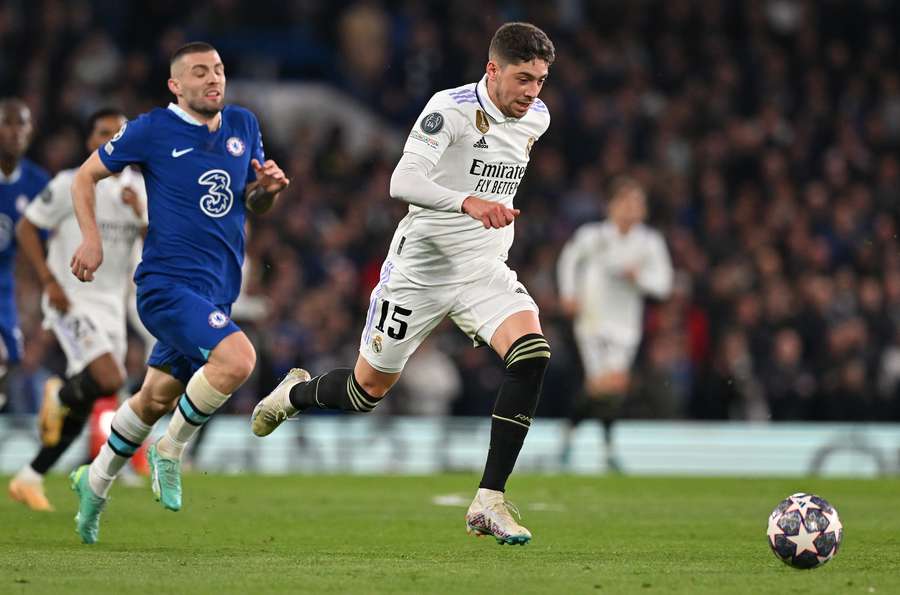 Chelsea's Croatian midfielder Mateo Kovacic chases Real Madrid's Uruguayan midfielder Federico Valverde Chelsea's Croatian midfielder Mateo Kovacic chases Real Madrid's Uruguayan midfielder Federico Valverde