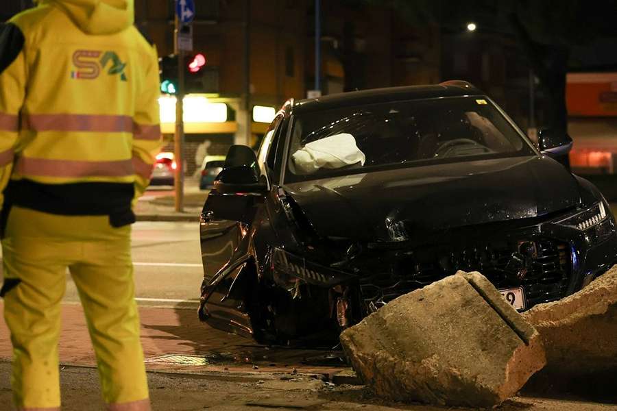 Wypadek samochodowy Balotellego, który odmawia poddania się testowi na obecność alkoholu