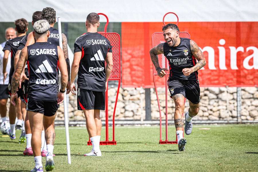 Benfica treina no Seixal antes da partida com o Nice