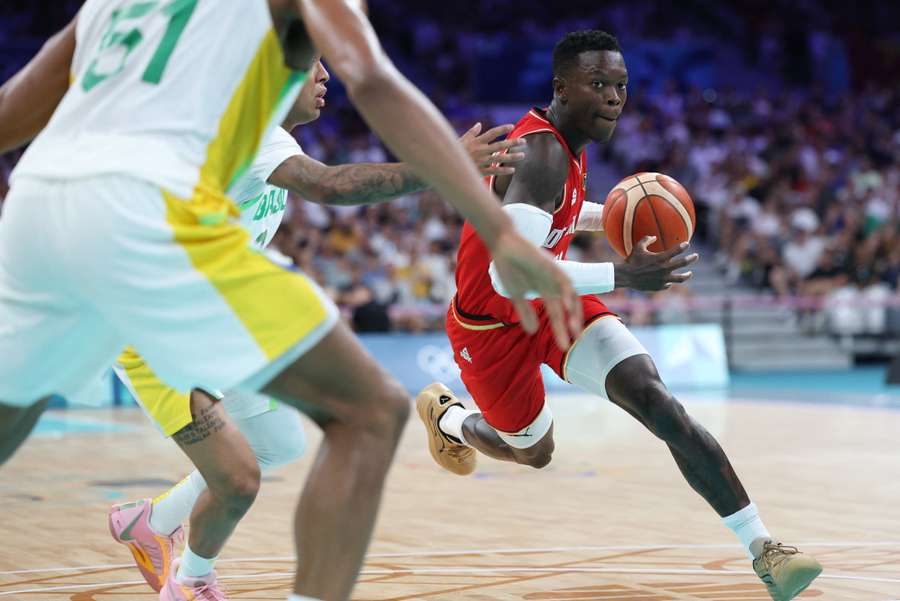 Dennis Schröder marcou 20 pontos contra o Brasil