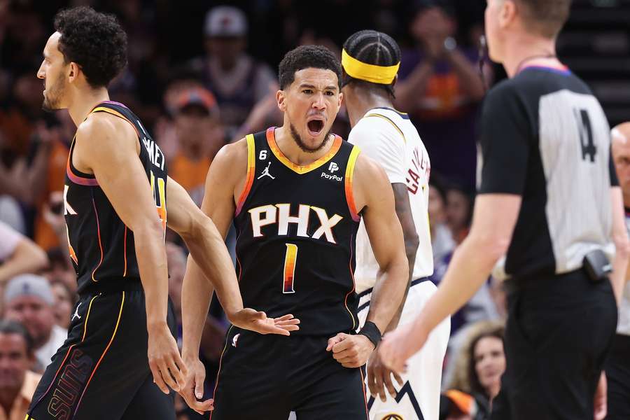Os Phoenix Suns empataram a série em casa