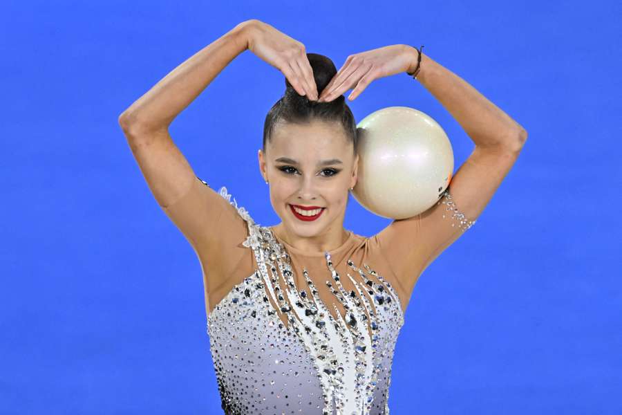 La gimnasia, uno de los deportes que ha evolucionado en el aspecto de la vestimenta.