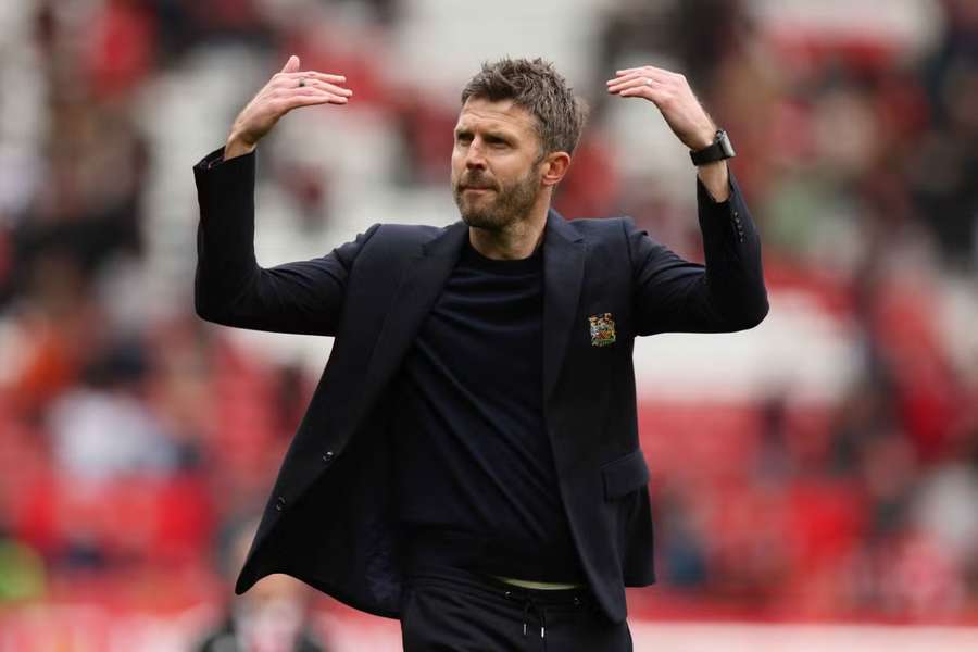 Carrick si získal podporu hráčů Manchesteru United. 