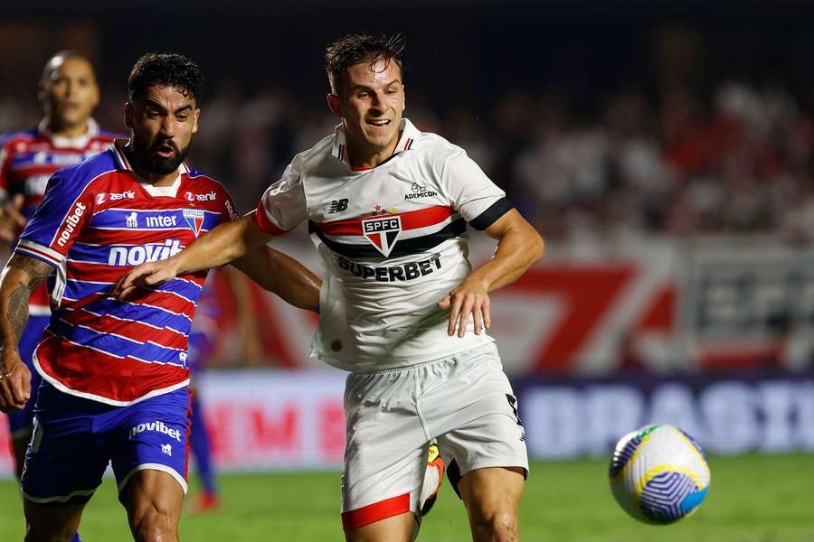 Fortaleza e São Paulo fazem duelo direto pelo G4 do Brasileirão