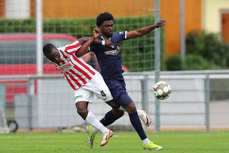 Ugandský obránce Isaac Muleme bude i na jaře hrát za Žižkov B pátou ligu.