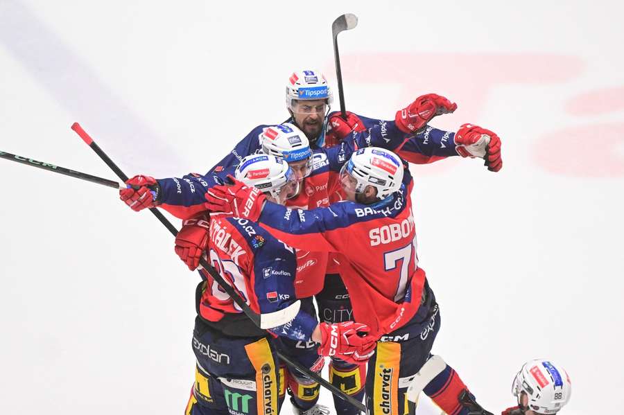 Pardubice si zahrajú o titul. Pardubice si zahrajú o titul.