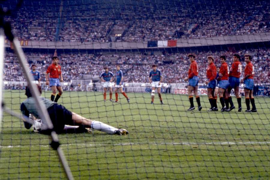 El fallo de Arconada en la final de la Eurocopa de 1984