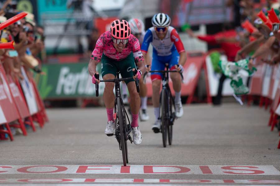 Rigoberto Uran crosses the finish line in first place of the 2022 La Vuelta cycling tour of Spain.