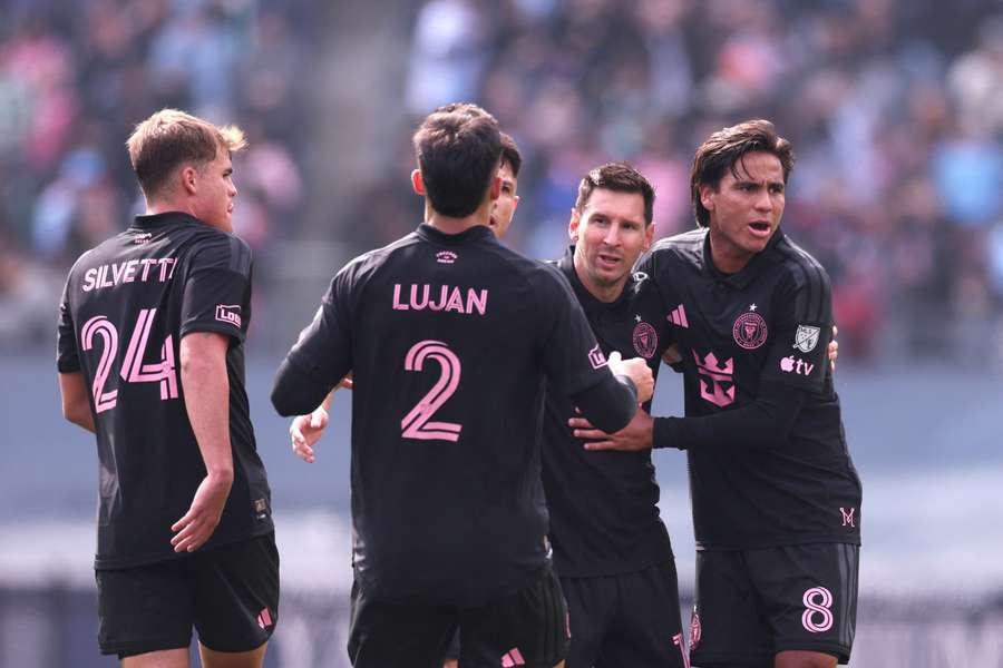 Miami feiert Messi nach dessen Ausgleich.