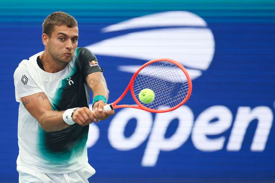 Malmené, Flavio Cobolli s'en sort en cinq sets au premier tour