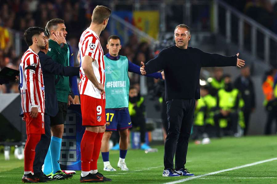 Hansi Flick (r.) hatte viel Grund zu Ärger