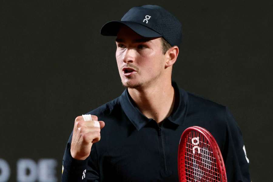 João vem de queda na 2ª rodada do Rio Open João vem de queda na 2ª rodada do Rio Open