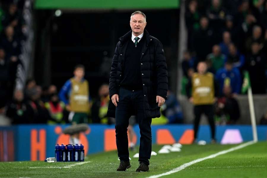 Michael O'Neill hat sich nach der Niederlage gegen Deutschland mit einem Augenzwinkern über den Spielstil des DFB-Teams geäußert.